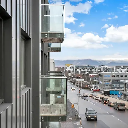 Sunny Central Apartment